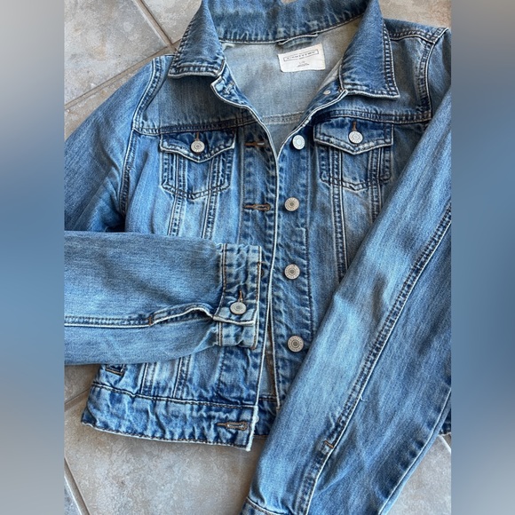 eighty two jean jacket - Picture 2 of 4